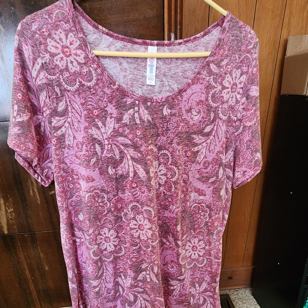 Lularoe shirt